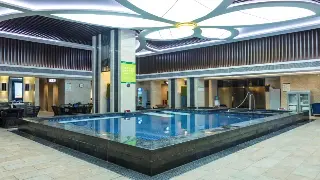 告别肩颈僵硬：广州养生专家教你几招简单实用的自我按摩技巧 缩略图